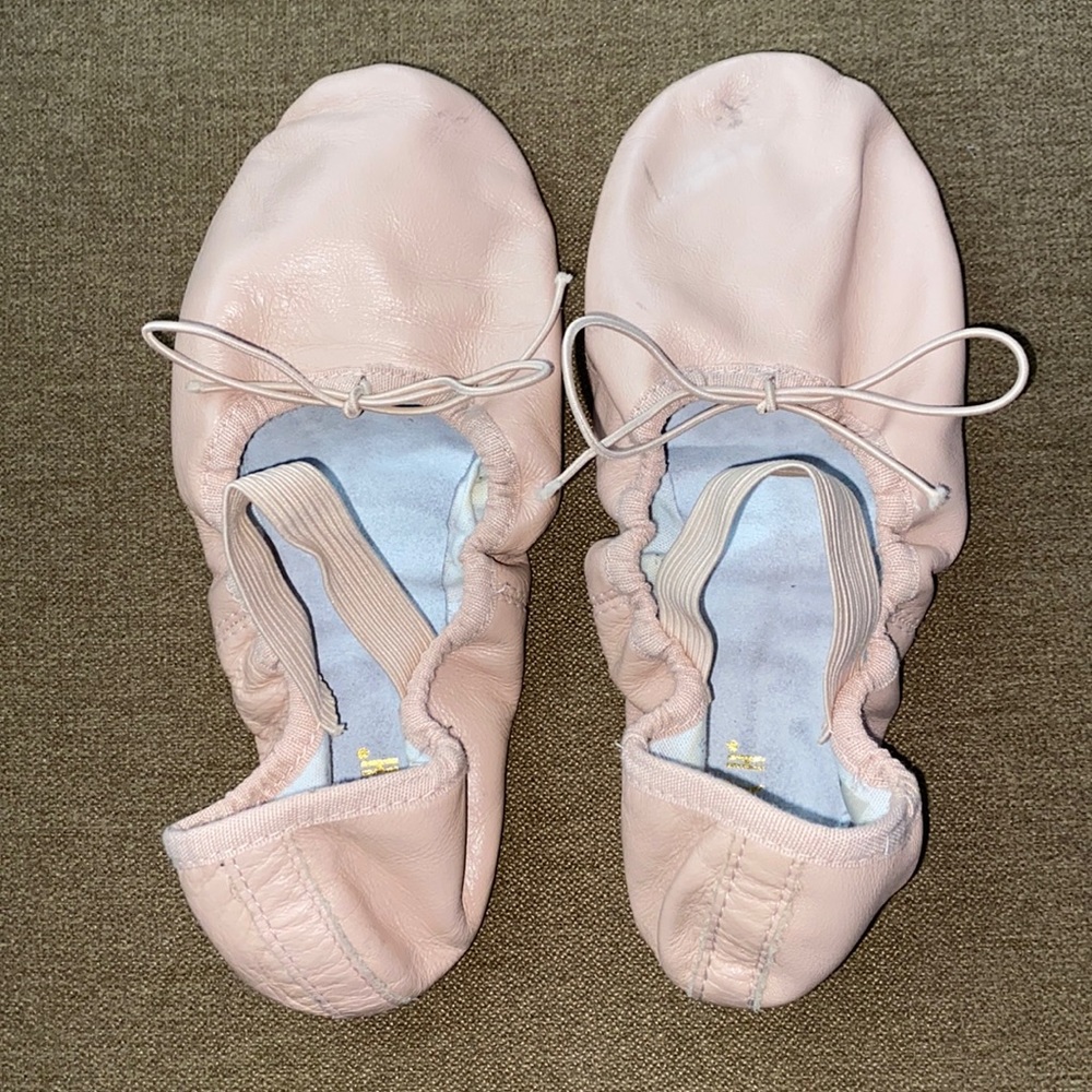 Girl’s Ballet Shoes